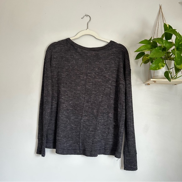 SO Dark Gray Women's Scoop Neck Sweater size extra small XS winter trending - Picture 3 of 4